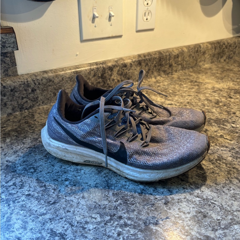 Nike Gray Athletic Shoes with Breathable Mesh and Cushioned Sole